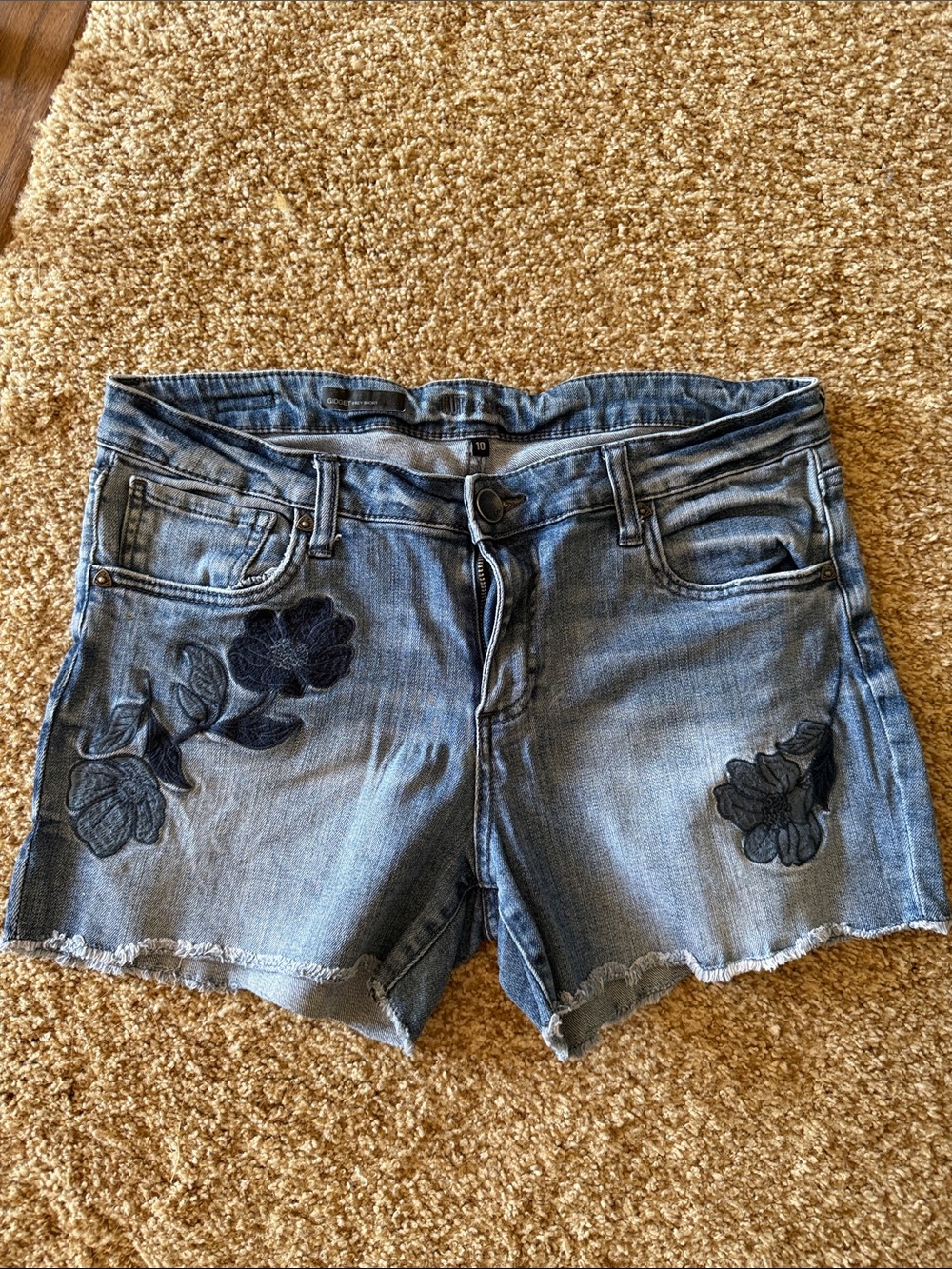 Kut from the kloth Embroidered Denim Women’s Shorts